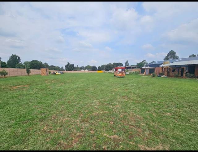 LAND FOR SALE IN BREDELL